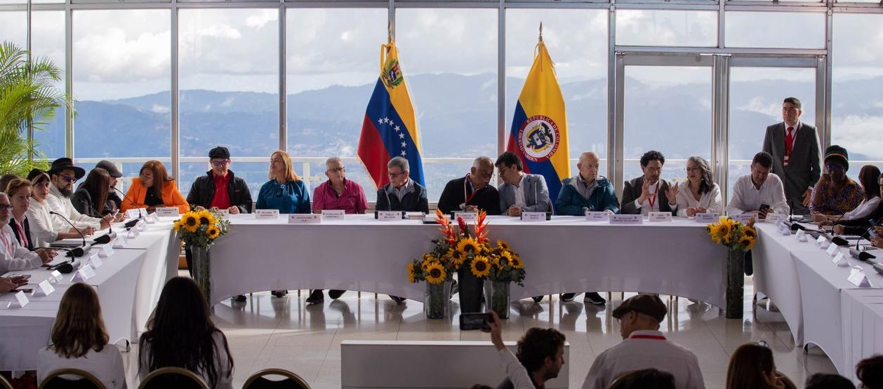 Diálogo de Paz entre el Gobierno Nacional y el ELN en Caracas.