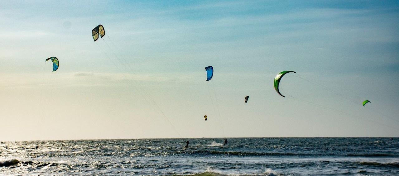 En 2022, en Salinas del Rey se llevó a cabo una para parada de la Copa Mundial de kitesurf.