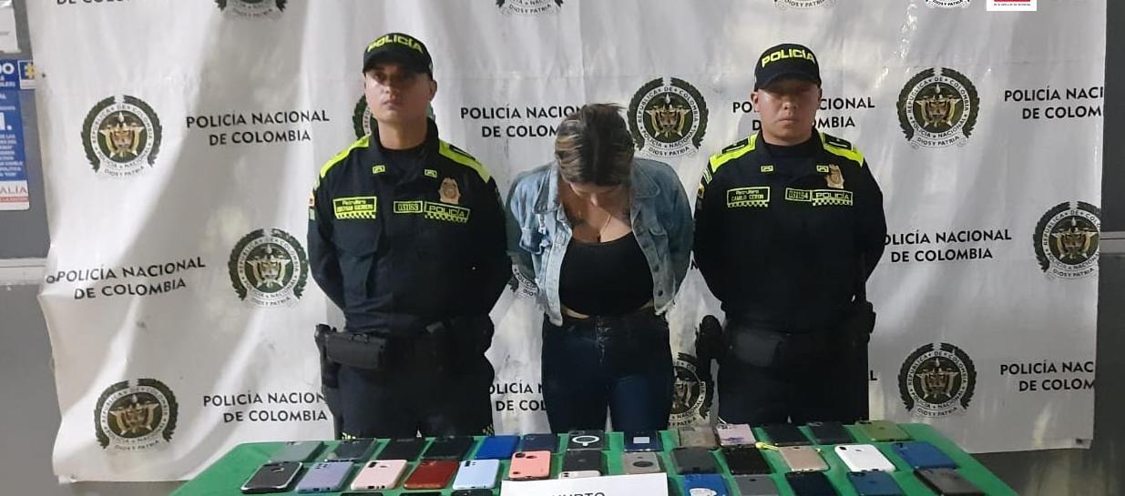 Mayra Alejandra Parra Pinzón tras ser capturada por la Policía. 