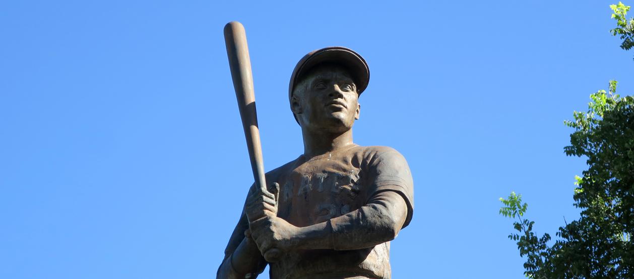 Estatua de Roberto Clemente, en Puerto Rico.
