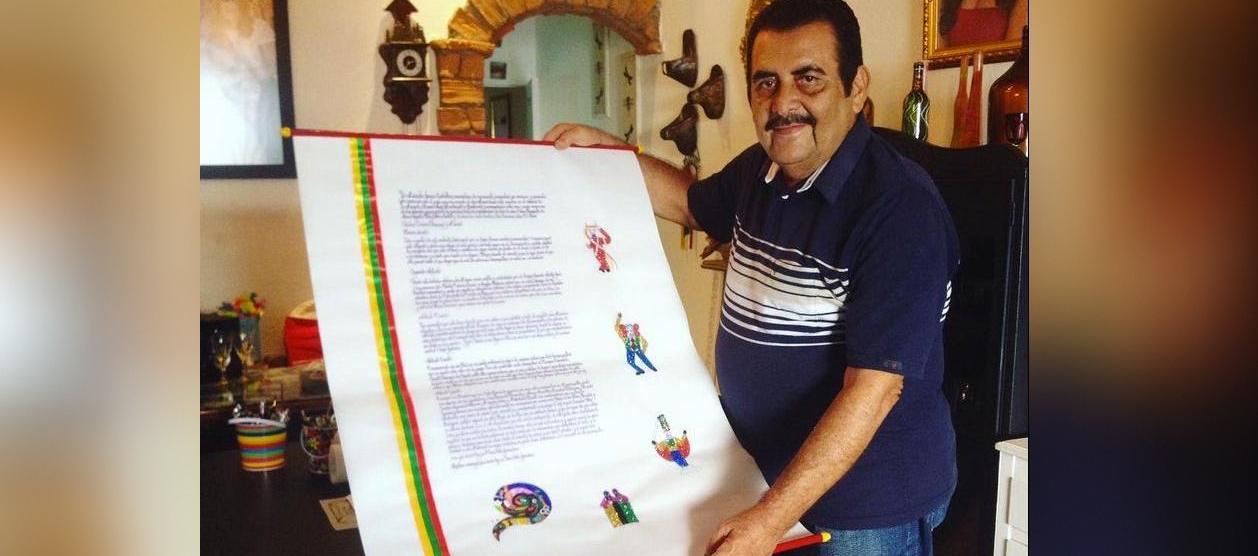Eduardo José Pión Viola, el calígrafo de El Bando del Carnaval de Barranquilla durante 25 años.