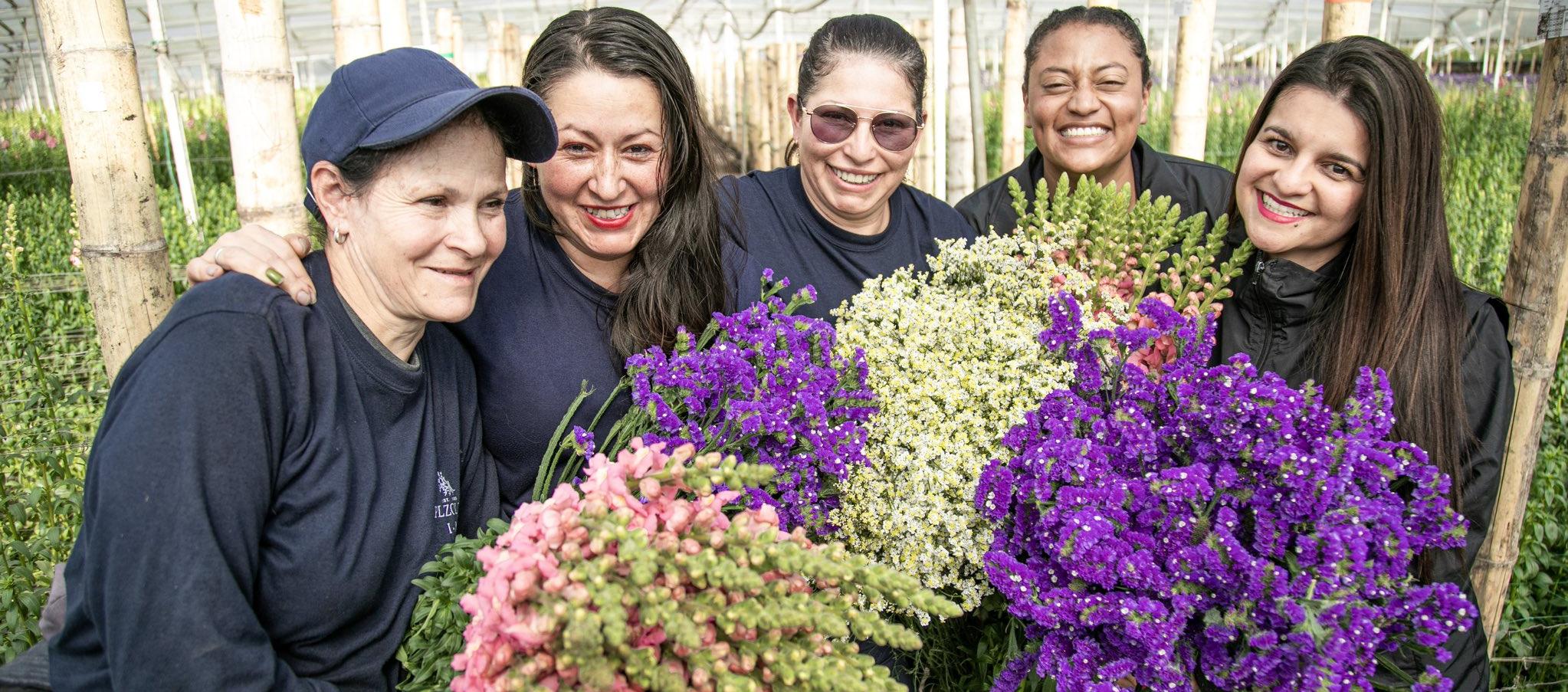 El 60 % de los empleos directos de los cultivos de flores es ocupados por mujeres.