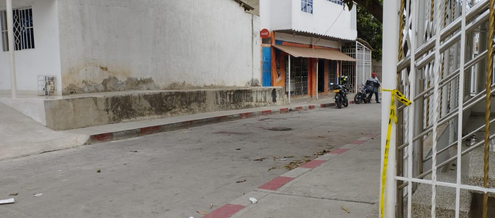 El ataque sicarial ocurrió en esta cuadra del barrio Los Almendros.