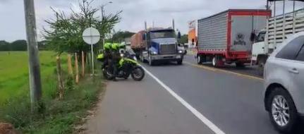 La fuerza pública vigila el retorno de la normalidad en las carreteras del Bajo Cauca y Nordeste Antioqueño