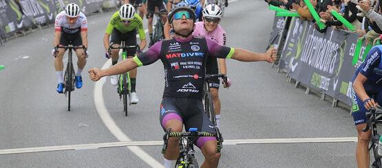Ciclista colombiano Luis Carlos Chia, ganó tercera etapa de la vuelta Extremadura 2023