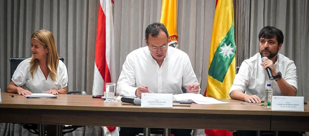 El Ministro del Interior Alfonso Prada, la Gobernadora Elsa Noguera y el Alcalde Jaime Pumarejo en el consejo de seguridad de este viernes.