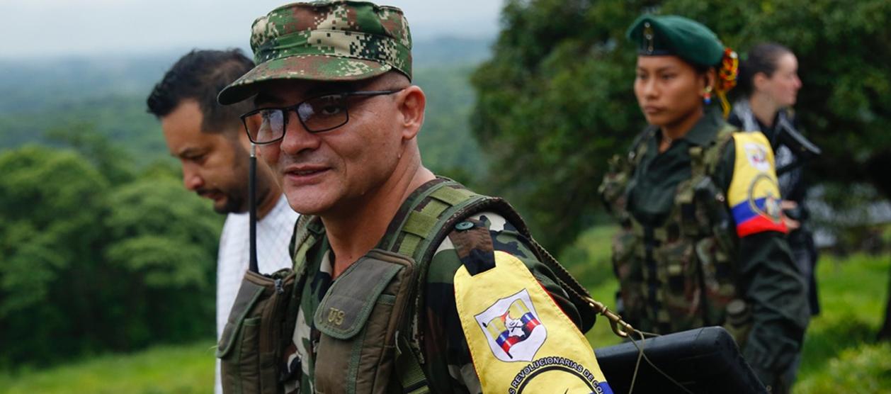 Iván Mordisco", máximo jefe de disidencias de las FARC, reapareció para  anunciar "voluntad de paz" | ZONA CERO