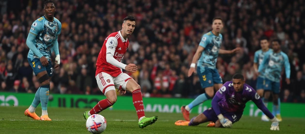 El brasileño Gabriel Martinelli, del Arsenal, perdió esta oportunidad de marcar ante el Southampton.