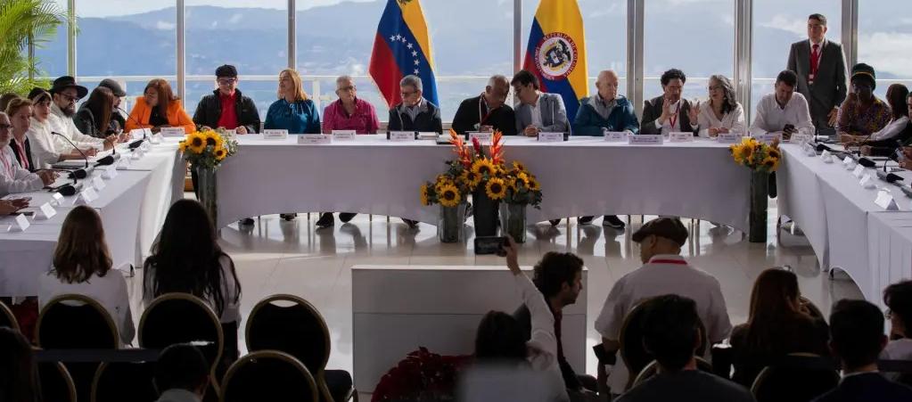 Instalación de la primera ronda de negociación en noviembre de 2022 en Venezuela entre el Gobierno y el ELN.