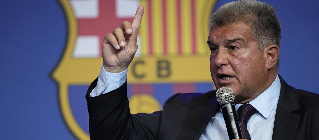 Joan Laporta, presidente del Barcelona, defendió el lunes al club de las acusaciones por el 'Caso Negreira'.