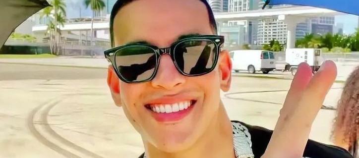 Daddy Yankee cantante Puertorriqueño.