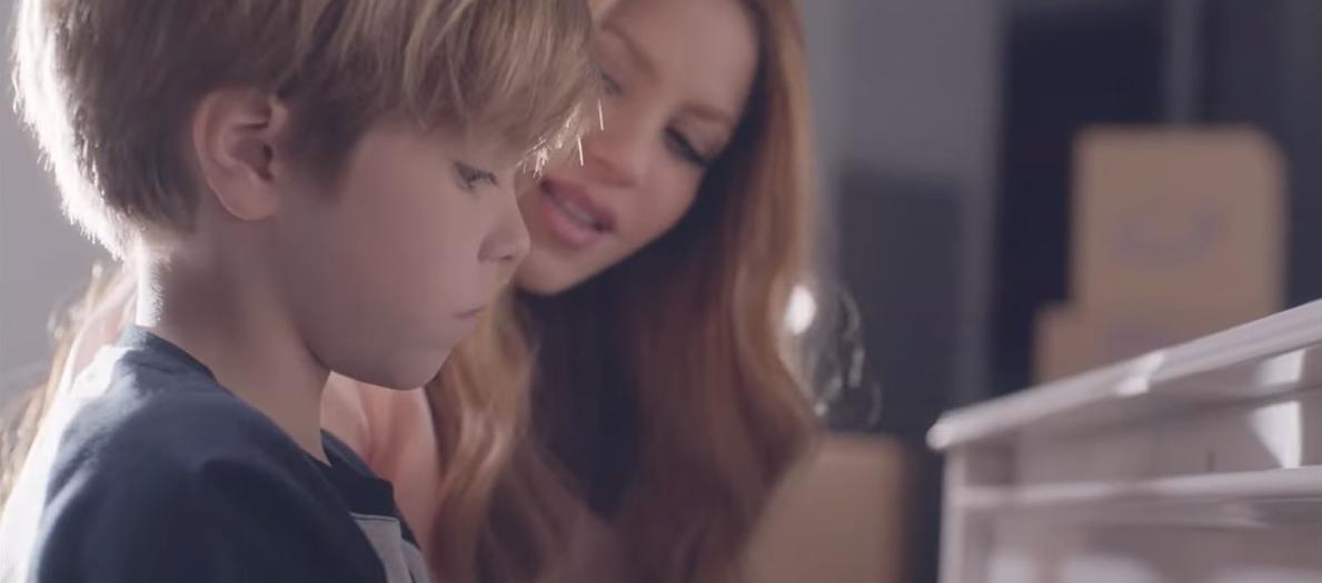Shakira incluye a sus hijos en el video oficial de 'Acróstico'