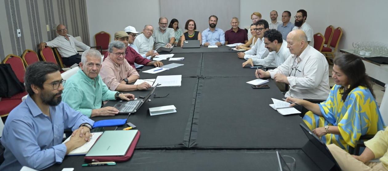  Imagen de la mesa de diálogo en Cuba.