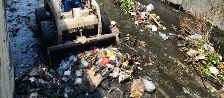 Triple A en limpieza de arroyos en Barranquilla