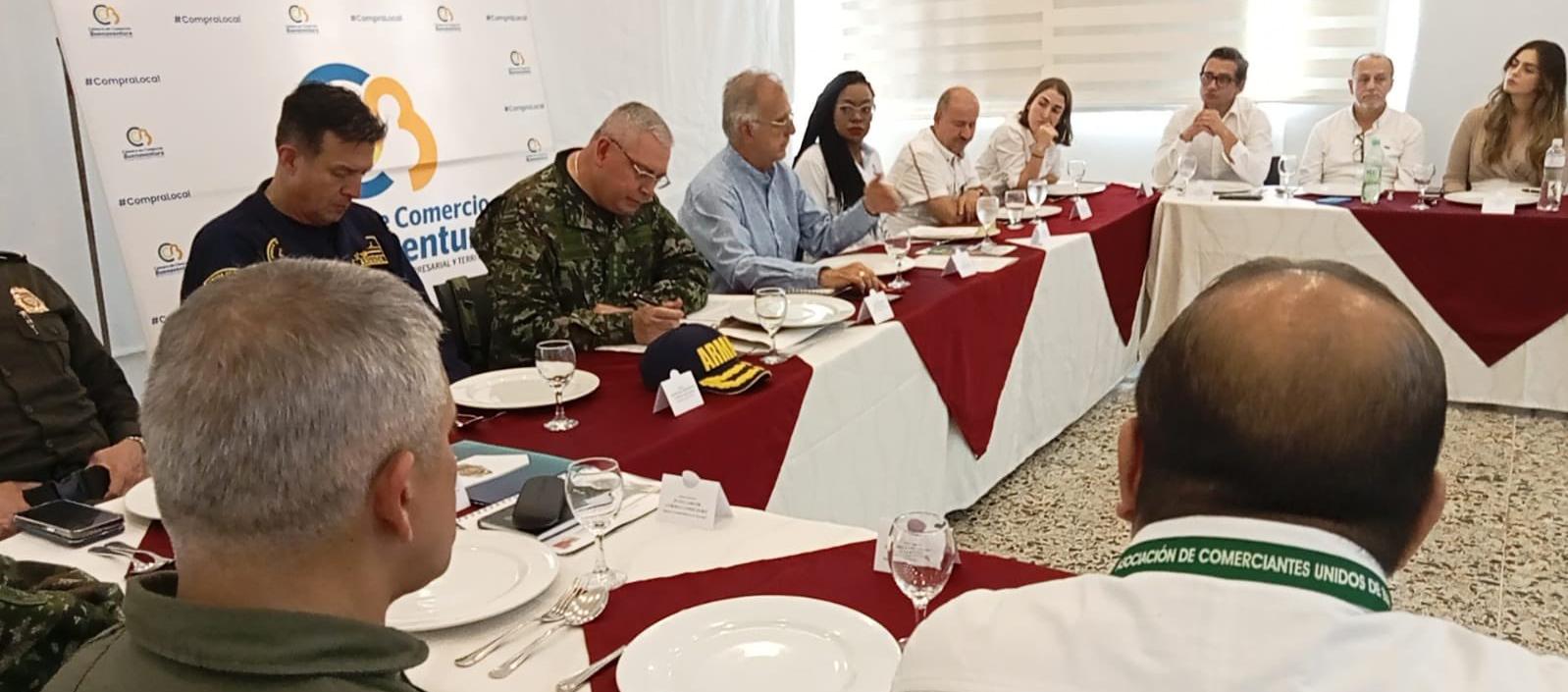 El Ministro Iván Velásquez dialoga con escucha a empresarios y gremios del Puerto de Buenaventura