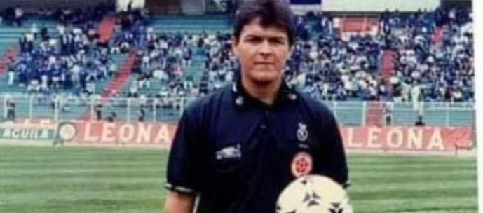 Wilson Ramírez fue árbitro de fútbol profesional durante 22 años.