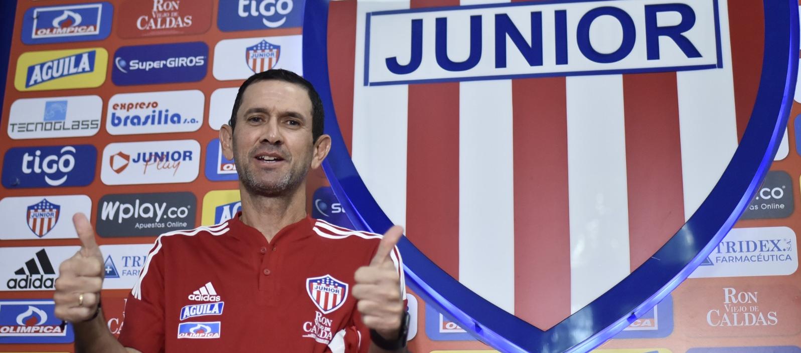 Arturo Reyes vuelve al banco técnico del Junior después de cinco meses.