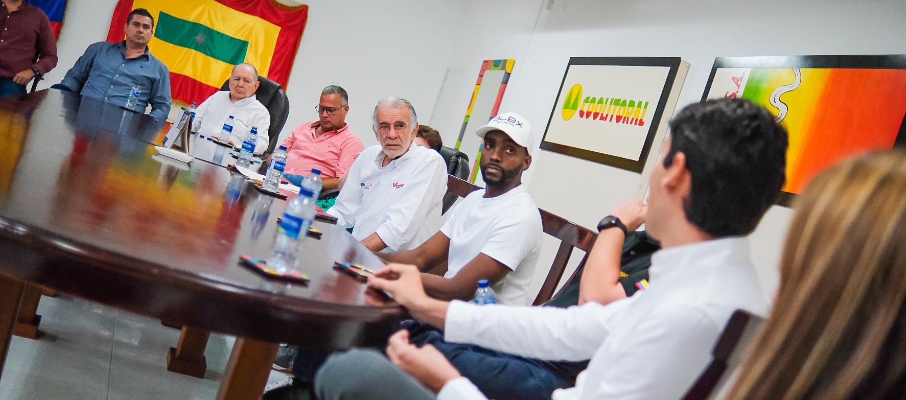 El candidato Eduardo Verano reunido con los transportadores en Coolitoral
