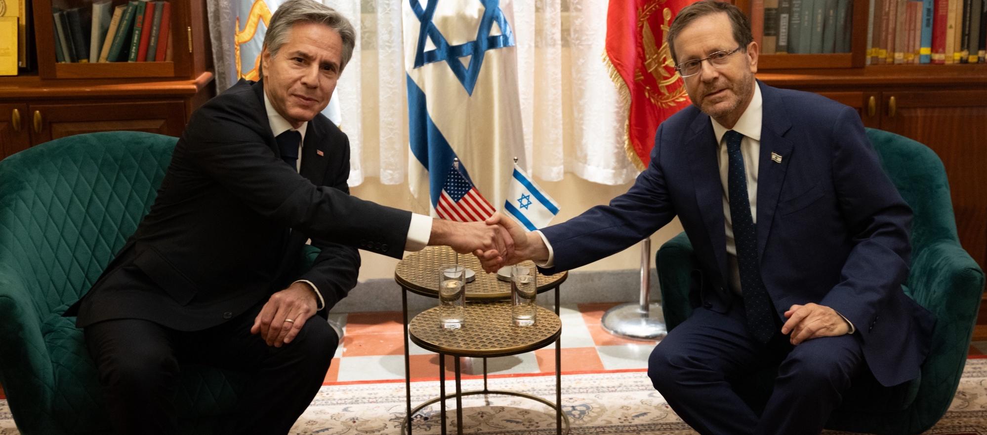 El secretario de Estado de EE.UU., Antony Blinken, y el presidente israelí, Isaac Herzog, en el encuentro de este jueves