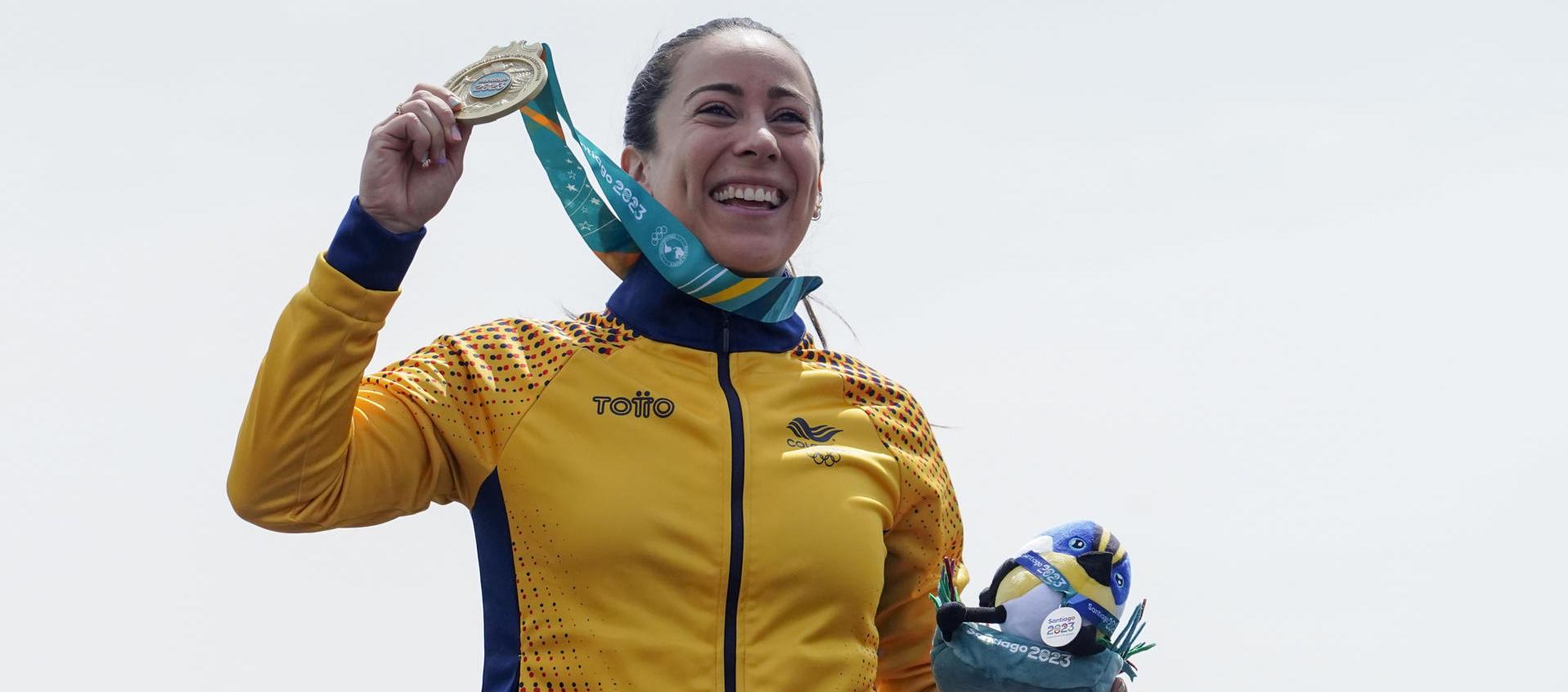 Mariana Pajón celebrando su reciente medalla de oro en los Panamericanos.
