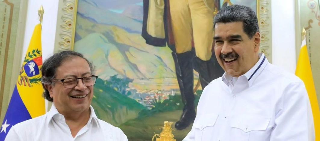 Gustavo Petro, junto a su homólogo Nicolás Maduro.