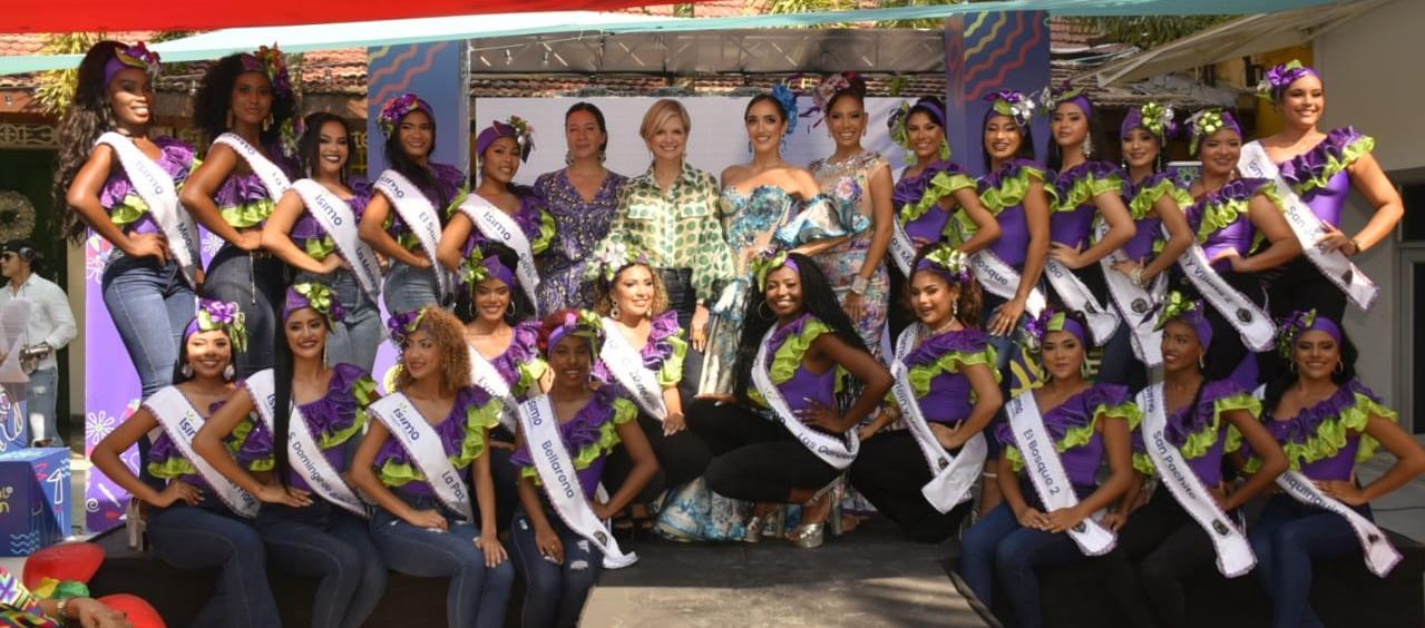 La reina Melissa Cure, la gerente de Carnaval Sandra Gómez y las reinas populares 2024.