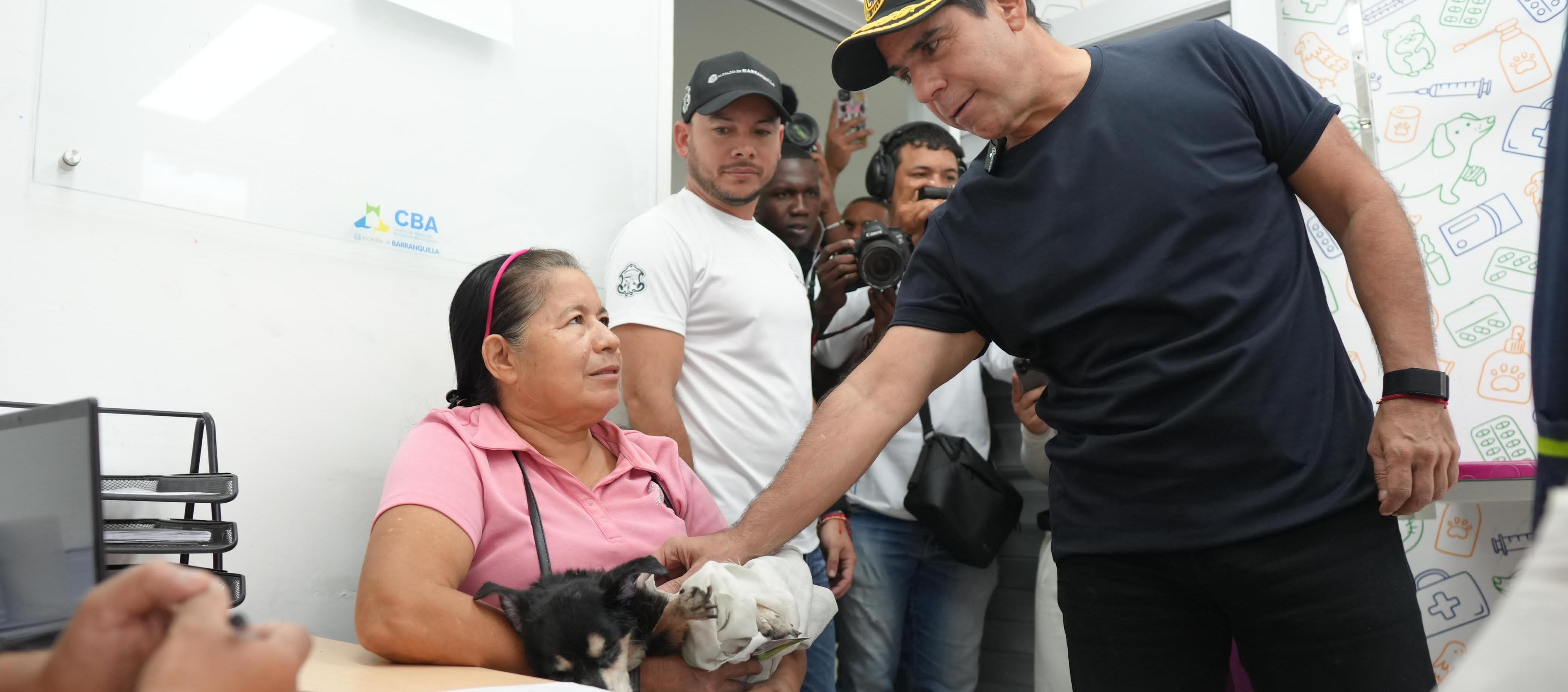 El alcalde Alejandro Char visitó el Centro de Bienestar Animal.