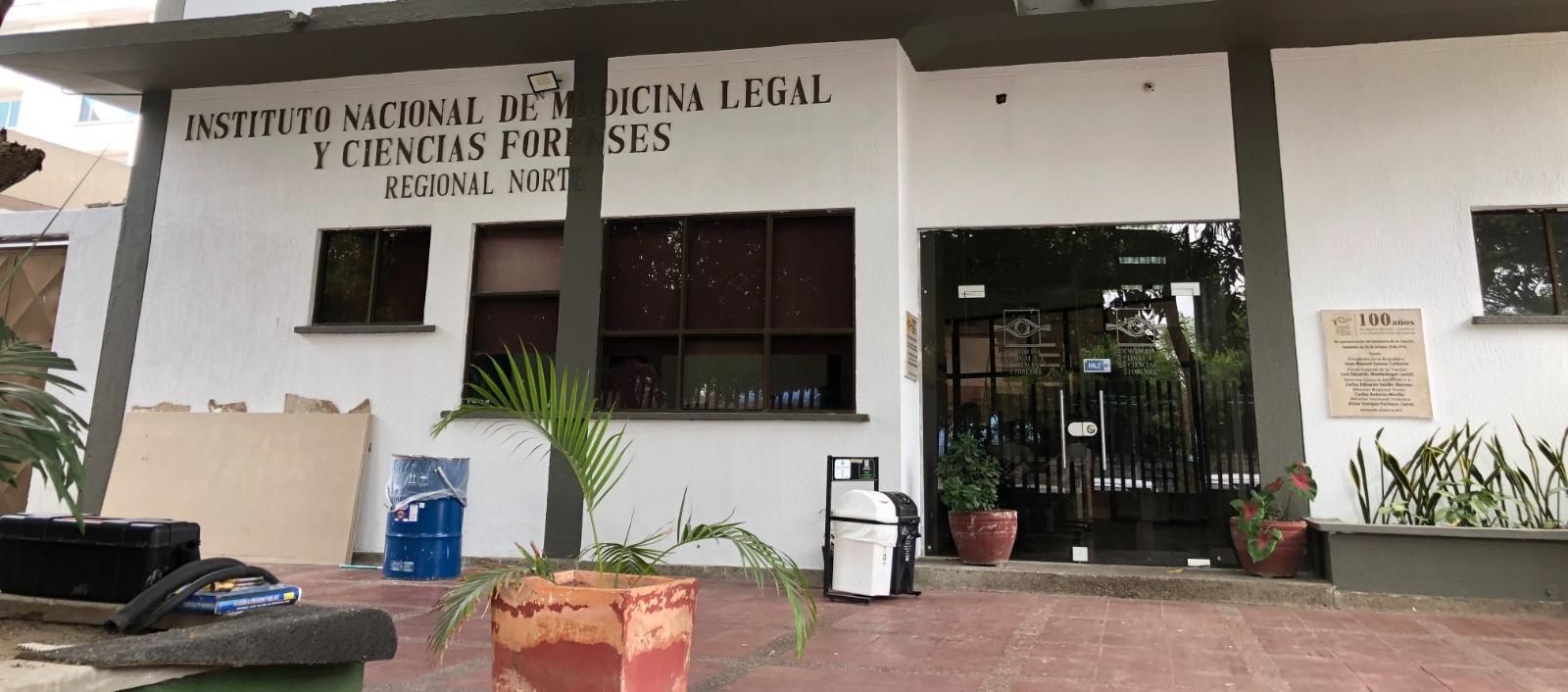 Fachada del Instituto de Medicina Legal en Barranquilla.