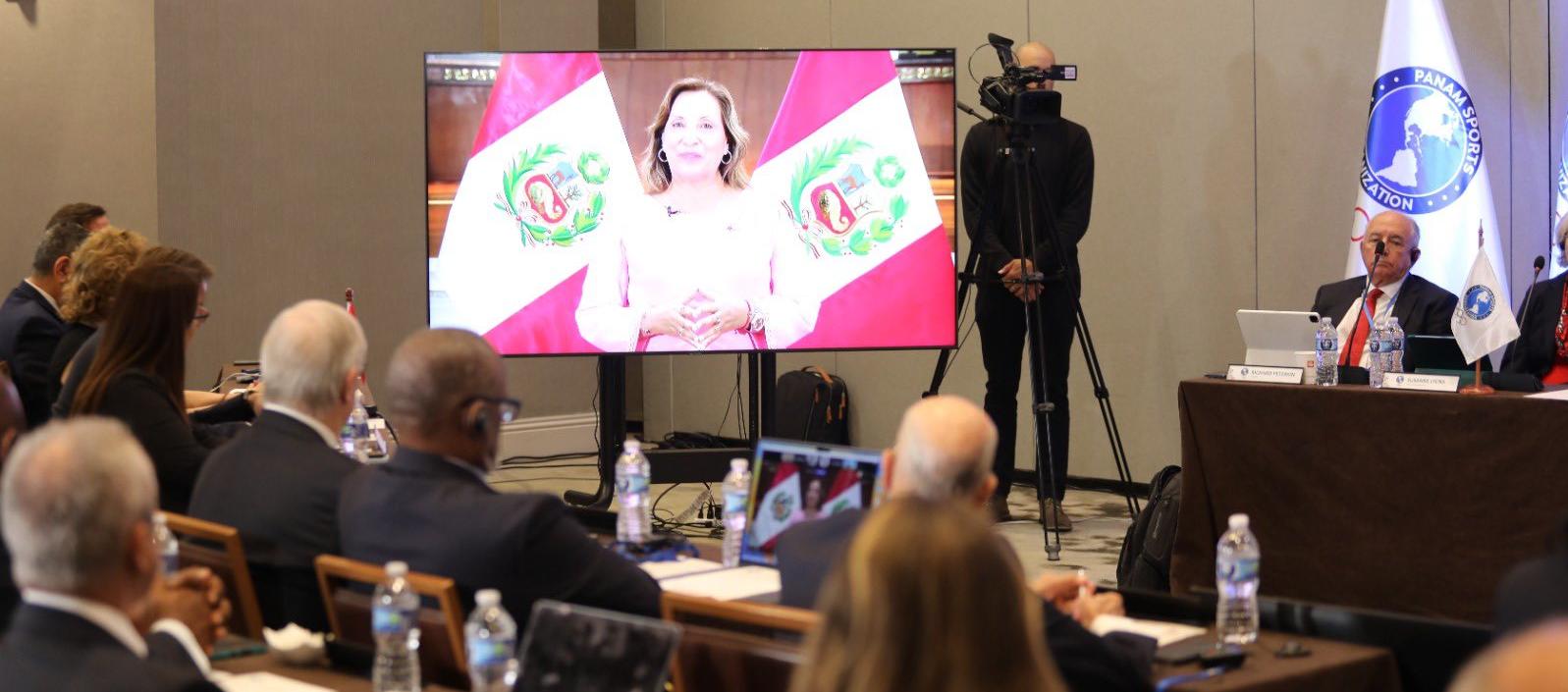 Dina Boluarte, presidenta de Perú, durante su intervención en la Asamblea General Extraordinaria de Panam Sports. 