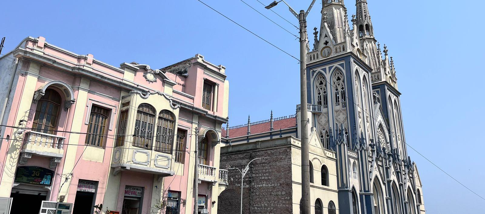 Propios y visitantes podrán admirar la belleza arquitectónica de las iglesias en Barranquilla.