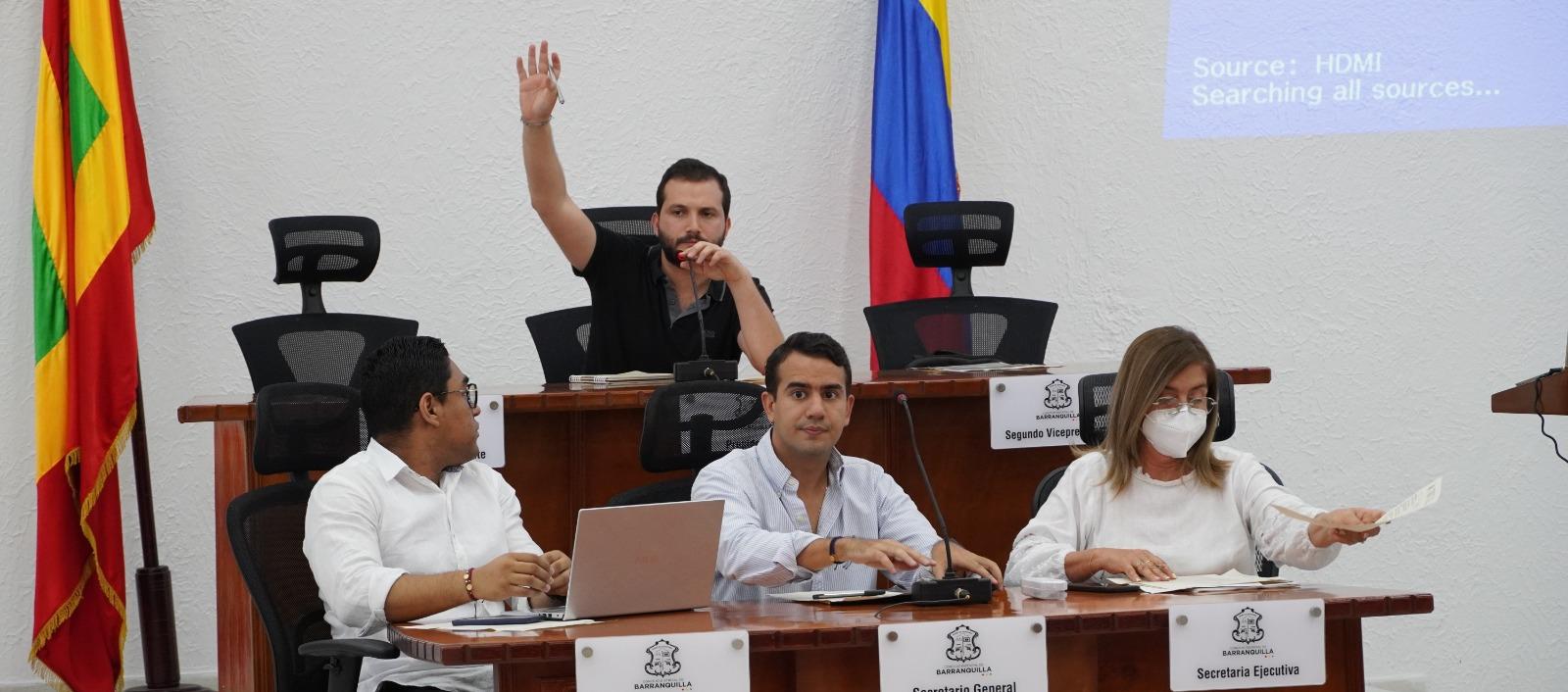 Samir Radi (mano alzada) en el Concejo de Barranquilla.