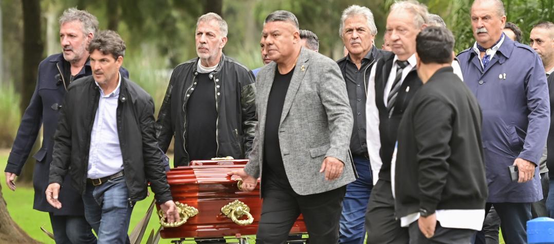 Al funeral de Menotti asistieron dirigentes, exjugadores y técnicos del fútbol argentino.