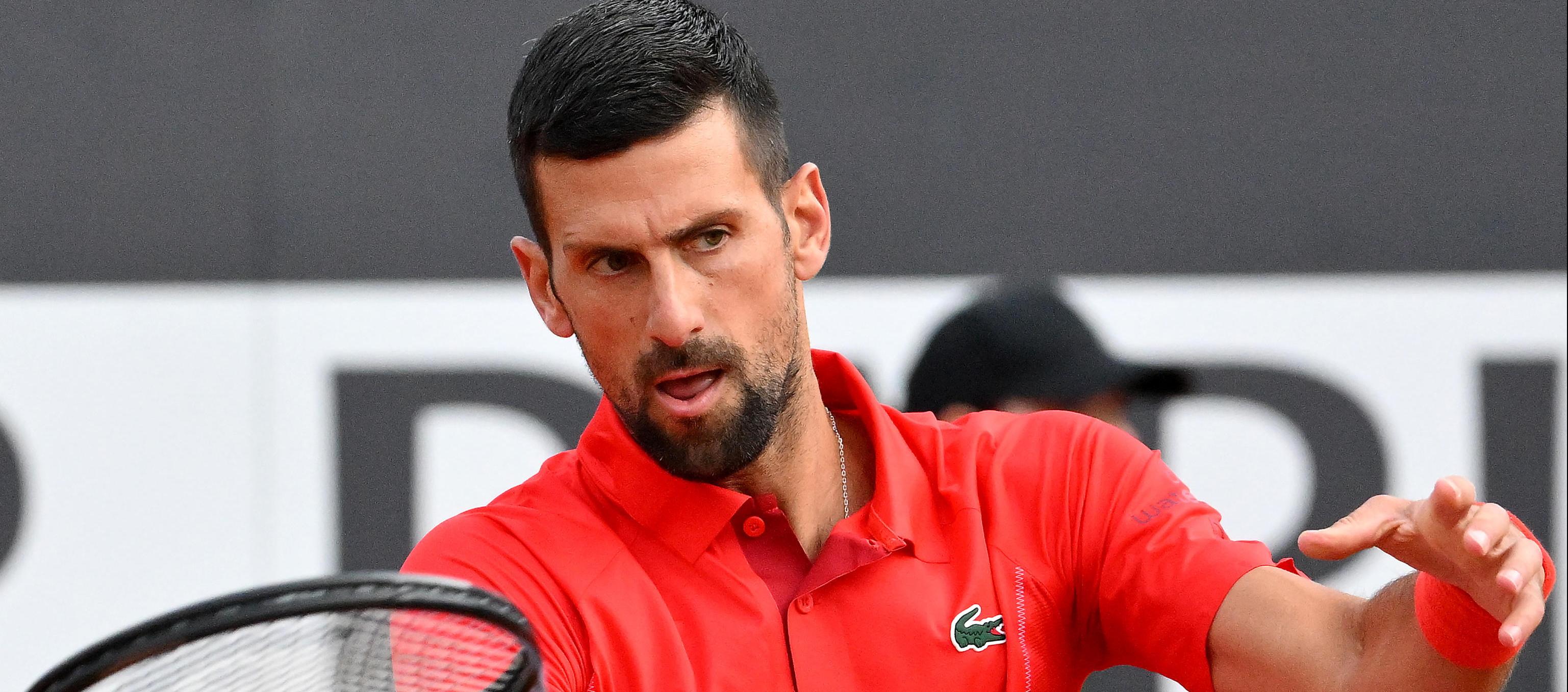 Novak Djokovic durante su partido contra el francés Corentin Moutet.