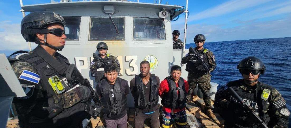 Un colombiano y dos ecuatorianos, los capturados en el operativo. 