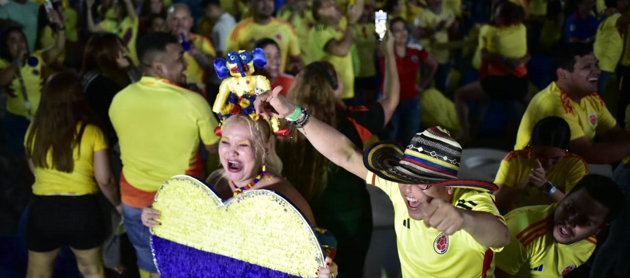 El ambiente futbolero por Colombia en la final de la Copa América aumentará las ventas en el comercio. 