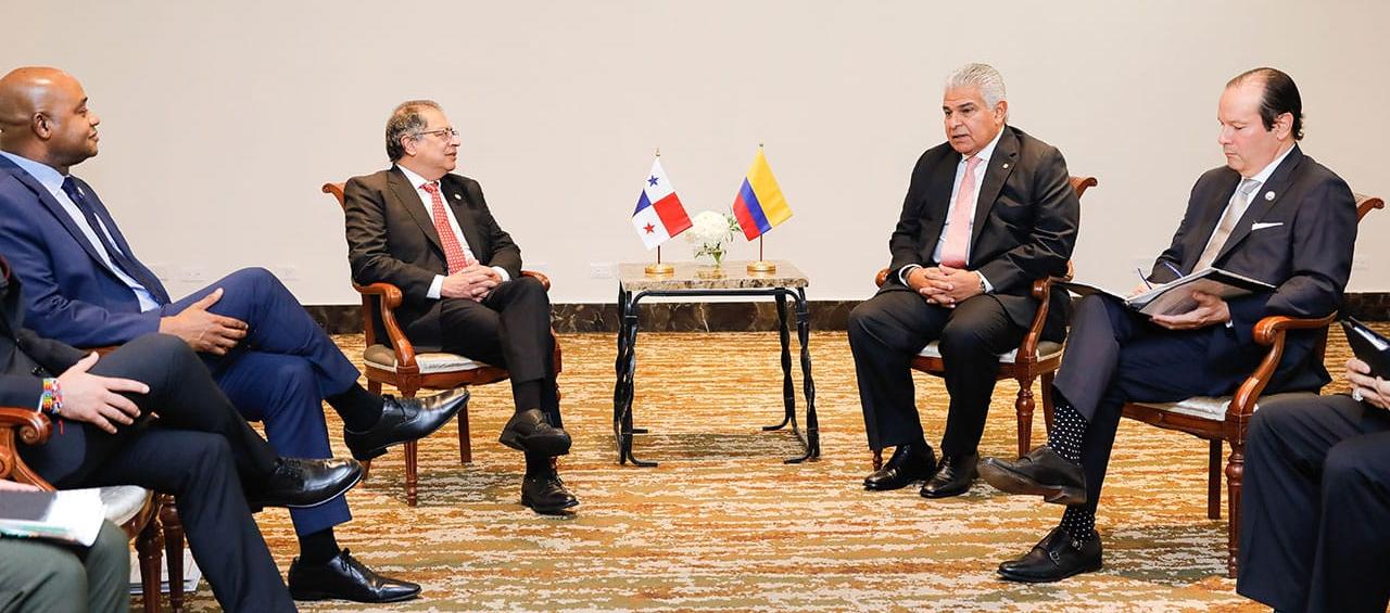 Reunión de los gobiernos de Colombia y Panamá.