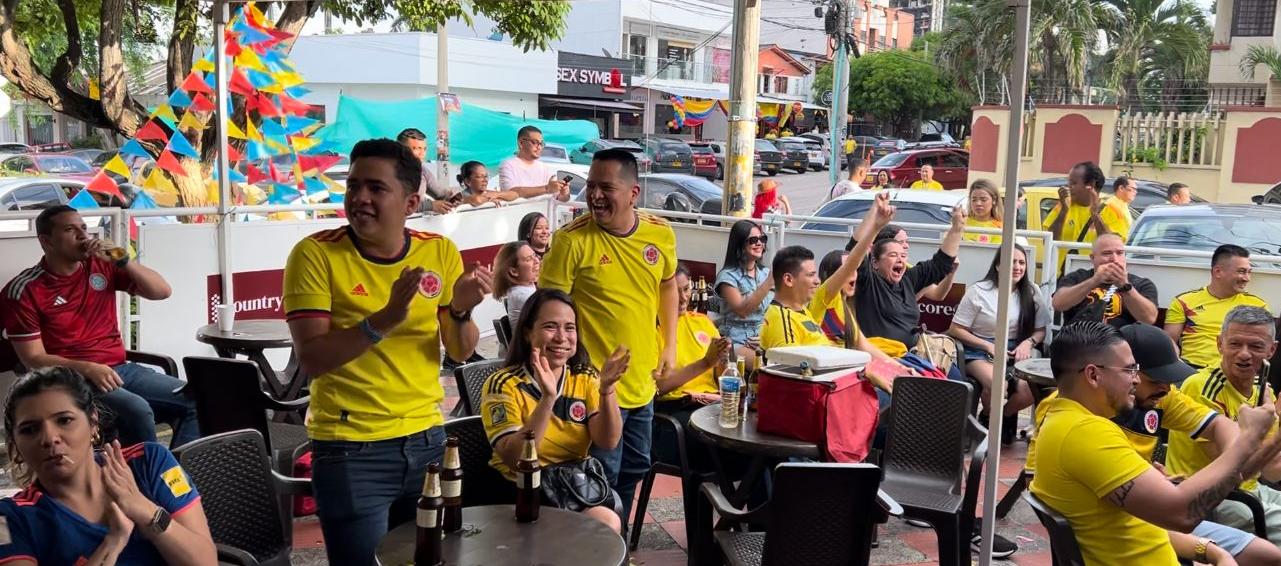 Los barranquilleros han asistido masivamente a los estaderos y bares para ver los partidos de la Copa América. 