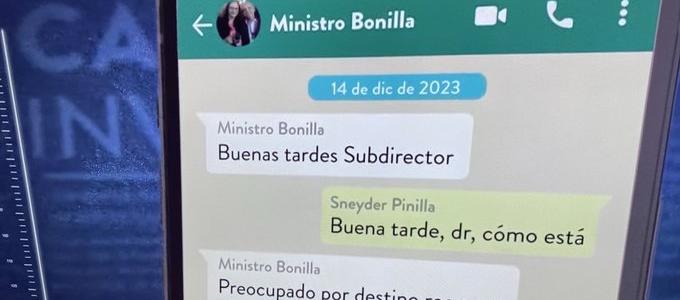 Los chats entre Sneyder Pinilla y el Ministro de Hacienda. 