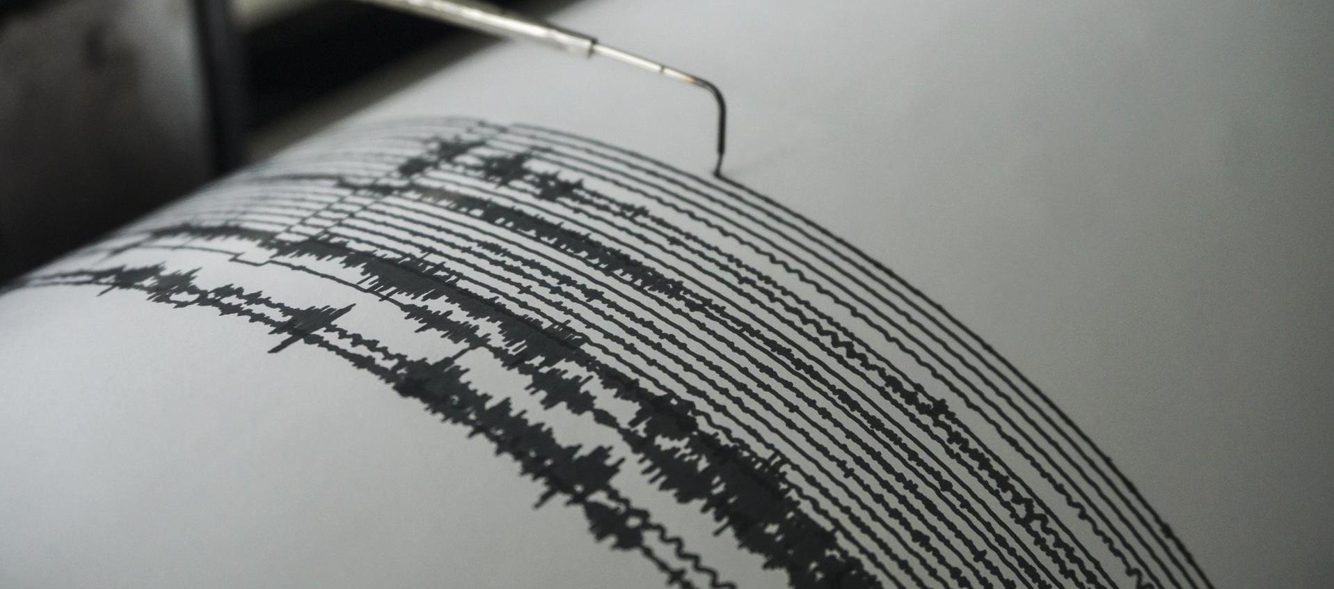 Imagen de archivo de un sismógrafo registrando actividad sísmica.