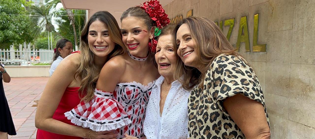 Cristina Felfe Fernández De Castro, Tatiana Angulo Fernández De Castro, Lucía Ruíz Armenta y Maribel Fernández. 