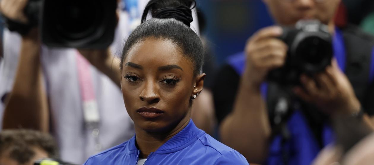 Simone Biles tras la final de barra.