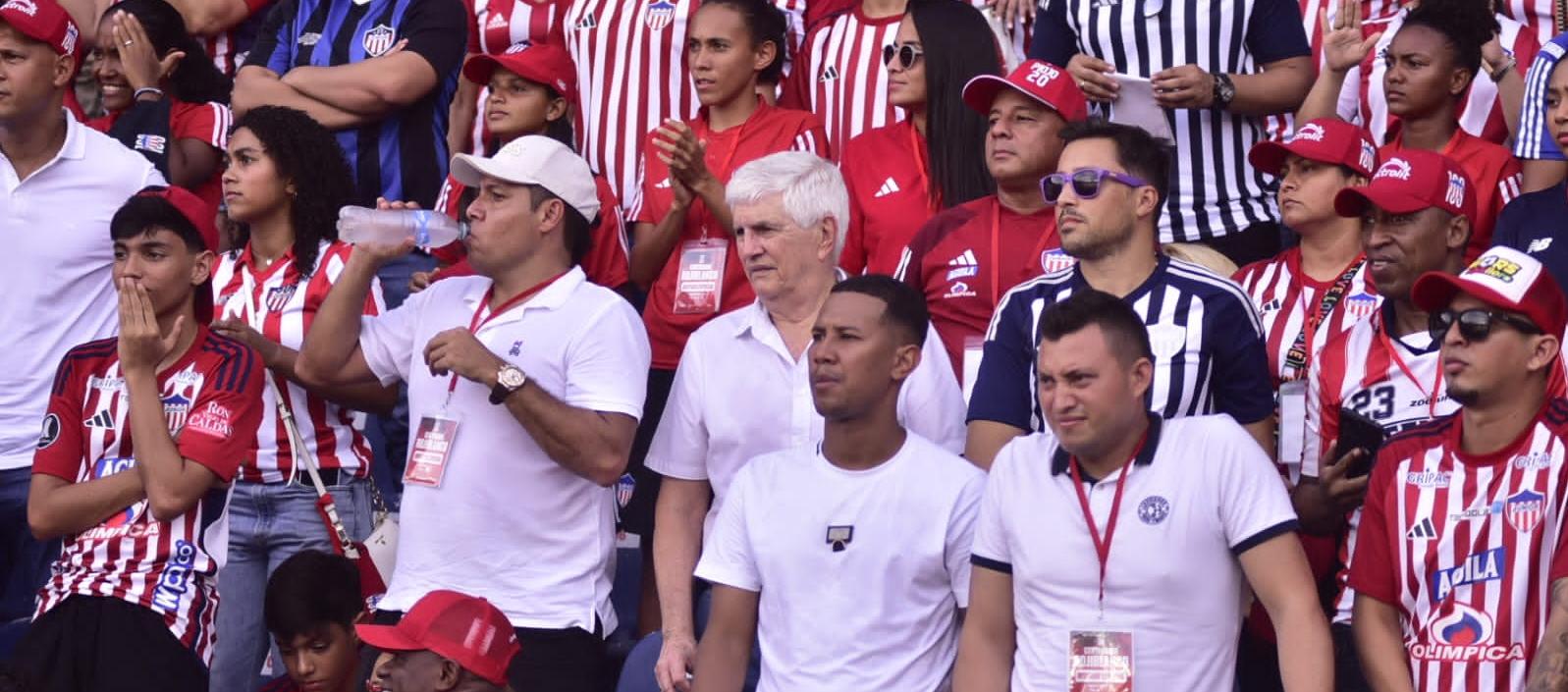 Julio Comesaña en la tribuna durante la celebración de los 100 años de Junior en el Metropolitano. 