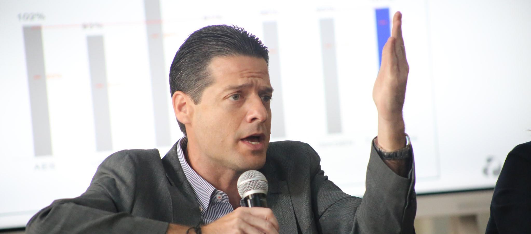 Senador Mauricio Gómez Amín.