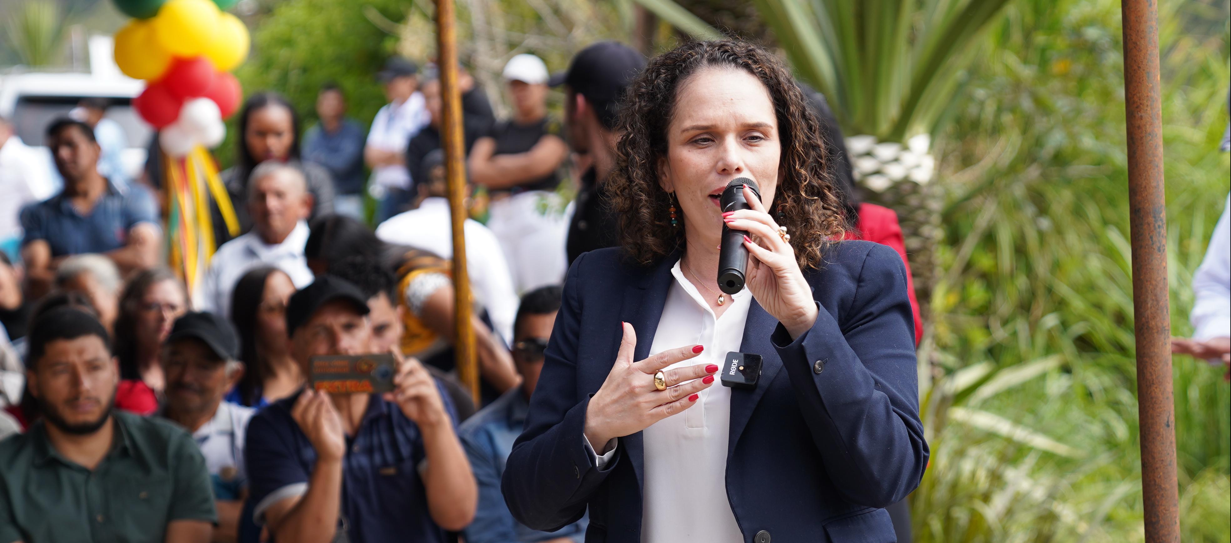 María Constanza García, ministra del Transporte.