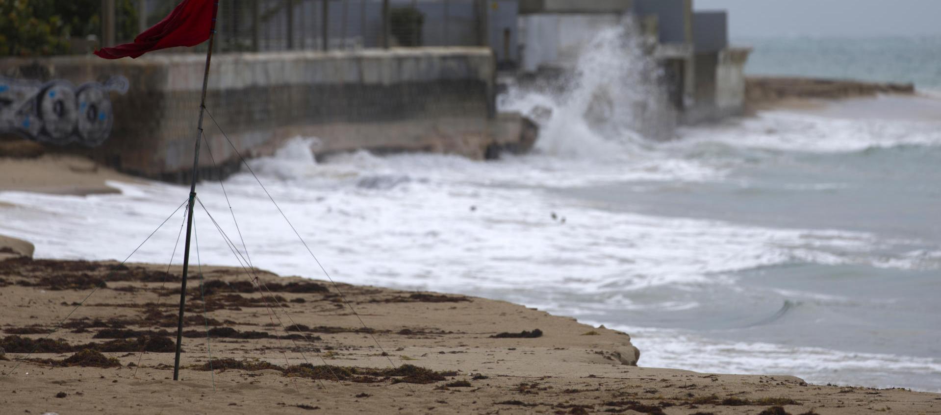 Fuertes vientos en playas de Puerto Rico.