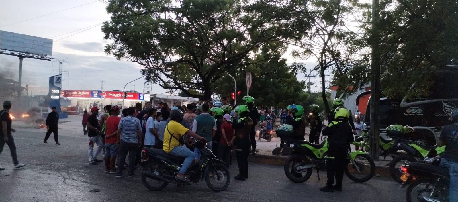 Bloqueo en la prolongación de Murillo, cerca del Portal de Soledad. 