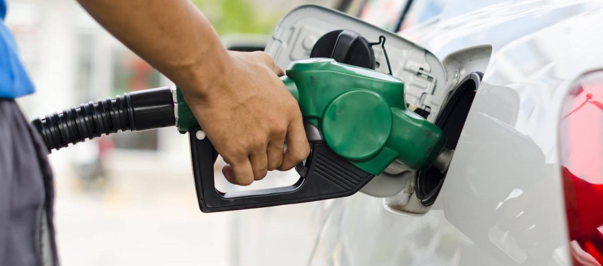 Las estaciones de gasolina deben ajustarse a este nuevo precio. 