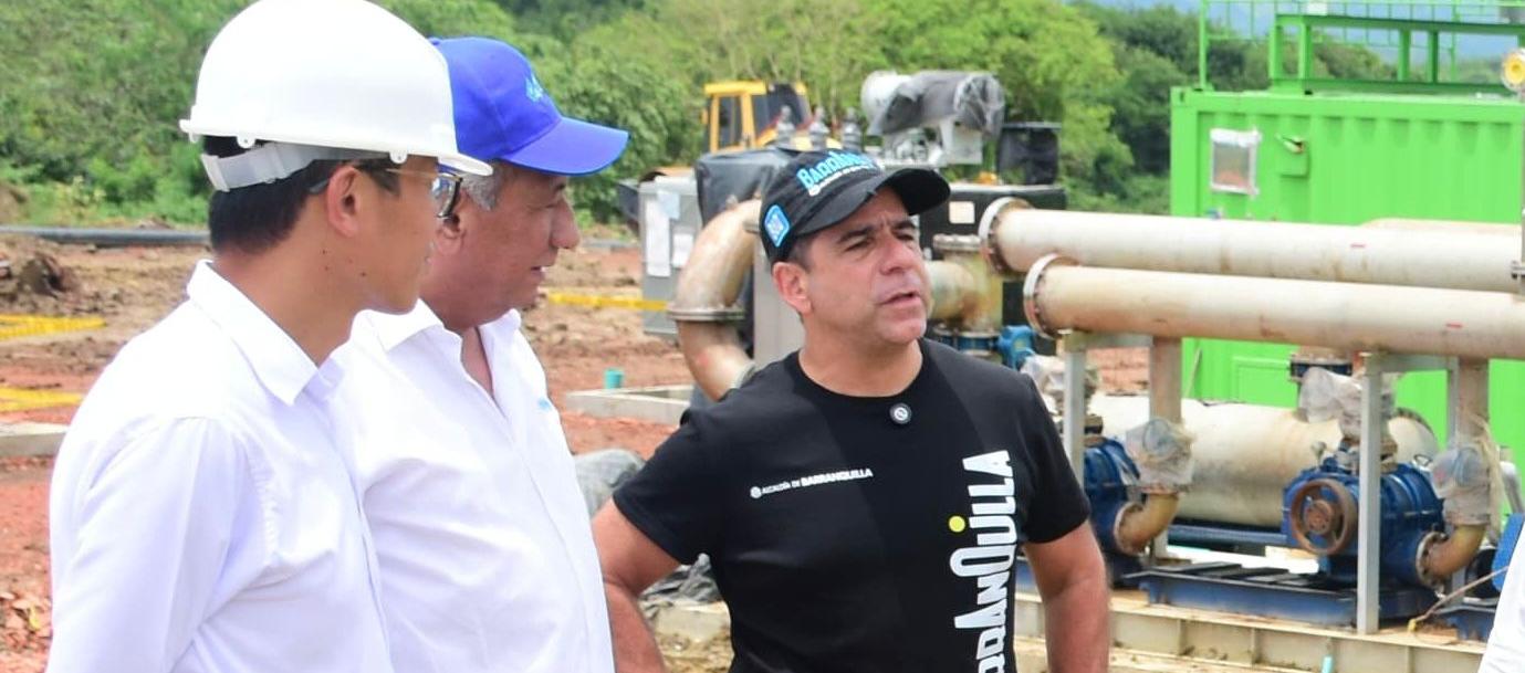 Alcalde Alejandro Char en su visita 'Los Pocitos'.