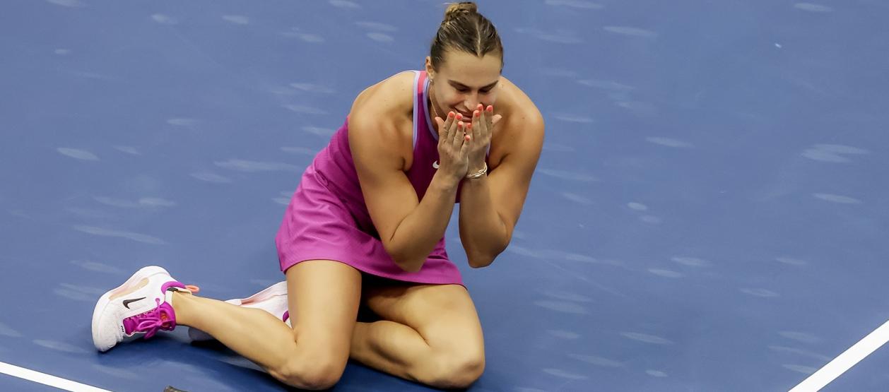 La reacción de Aryna Sabalenka tras ganar el punto que le dio el título.