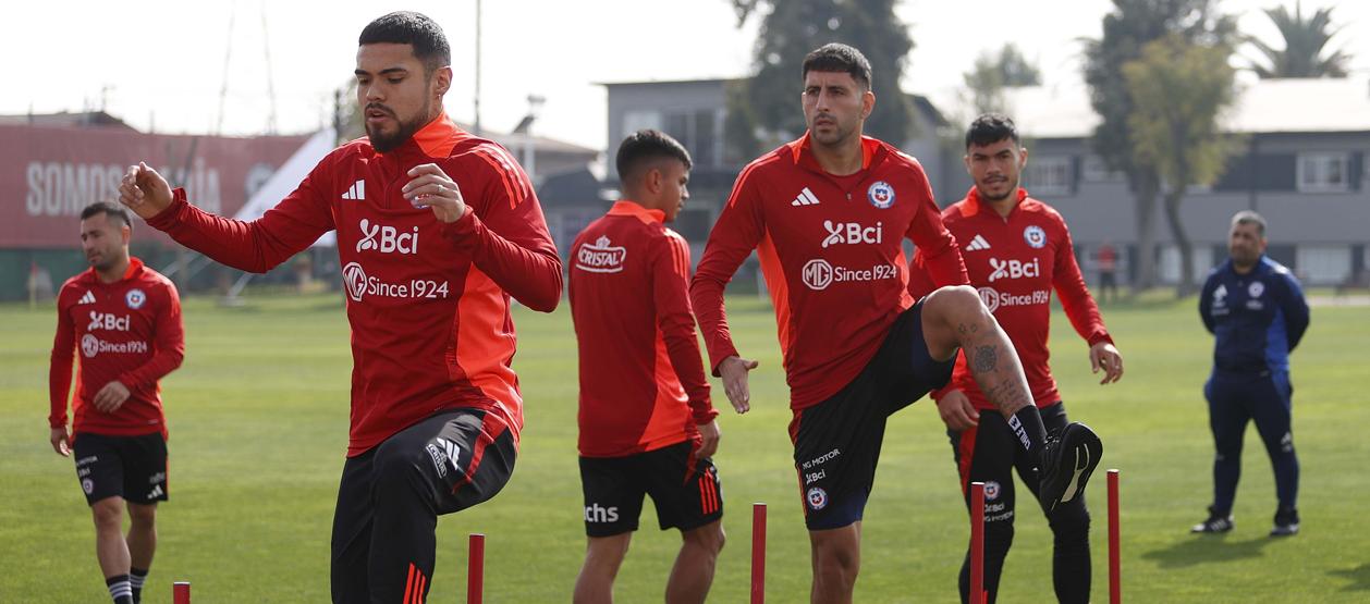 Chile espera recuperarse tras la derrota 3-0 ante Argentina. 